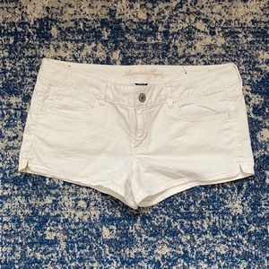 American Eagle White Jean Shorts sz 14